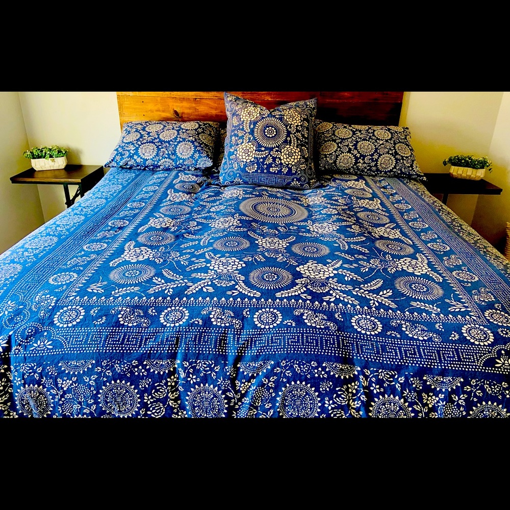 Pottery Barn King Size Duvet, 3 standard shams and a Euro sham.
